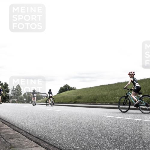 21.06.2026 - 29. Vierlanden-Triathlon H.Heesch http://msf.ph/oto/9909654 21.06.2026 15:00:08 Radfahren 1316 meine-sportfotos.de