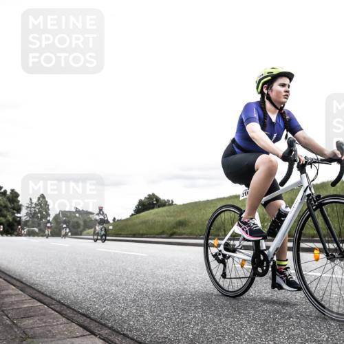 21.06.2026 - 29. Vierlanden-Triathlon H.Heesch http://msf.ph/oto/9909656 21.06.2026 15:00:10 Radfahren 1316 meine-sportfotos.de