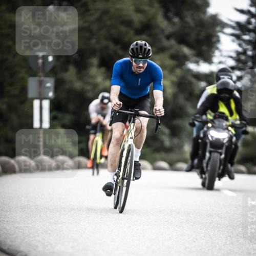 21.06.2026 - 29. Vierlanden-Triathlon H.Heesch http://msf.ph/oto/9909662 21.06.2026 11:55:26 Radfahren 221, 225, 680, 781, 811, 835, 863, 893 meine-sportfotos.de