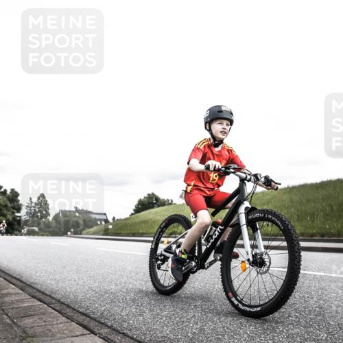 21.06.2026 - 29. Vierlanden-Triathlon H.Heesch http://msf.ph/oto/9909663 21.06.2026 15:00:42 Radfahren 1295 meine-sportfotos.de