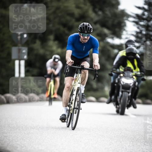 21.06.2026 - 29. Vierlanden-Triathlon H.Heesch http://msf.ph/oto/9909666 21.06.2026 11:55:26 Radfahren 221, 225, 680, 781, 811, 835, 863, 893 meine-sportfotos.de