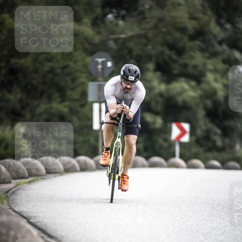 21.06.2026 - 29. Vierlanden-Triathlon H.Heesch http://msf.ph/oto/9909677 21.06.2026 11:55:28 Radfahren 221, 225, 680, 781, 811, 835, 863, 893 meine-sportfotos.de