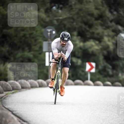 21.06.2026 - 29. Vierlanden-Triathlon H.Heesch http://msf.ph/oto/9909678 21.06.2026 11:55:28 Radfahren 221, 225, 680, 781, 811, 835, 863, 893 meine-sportfotos.de