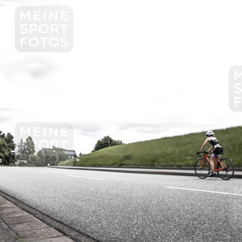 21.06.2026 - 29. Vierlanden-Triathlon H.Heesch http://msf.ph/oto/9909691 21.06.2026 15:02:30 Radfahren  meine-sportfotos.de