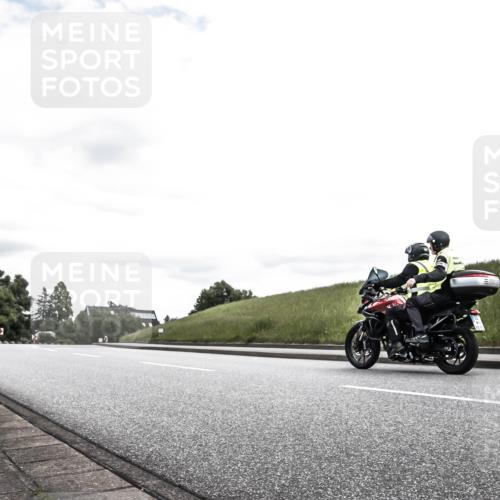 21.06.2026 - 29. Vierlanden-Triathlon H.Heesch http://msf.ph/oto/9909693 21.06.2026 15:03:36 Radfahren  meine-sportfotos.de
