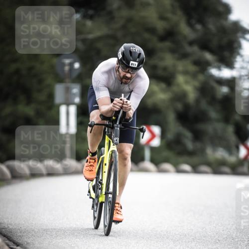 21.06.2026 - 29. Vierlanden-Triathlon H.Heesch http://msf.ph/oto/9909696 21.06.2026 11:55:28 Radfahren 221, 225, 680, 781, 811, 835, 863, 893 meine-sportfotos.de
