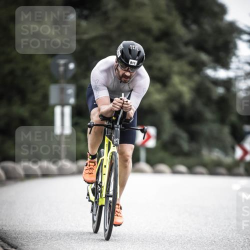 21.06.2026 - 29. Vierlanden-Triathlon H.Heesch http://msf.ph/oto/9909697 21.06.2026 11:55:28 Radfahren 221, 225, 680, 781, 811, 835, 863, 893 meine-sportfotos.de