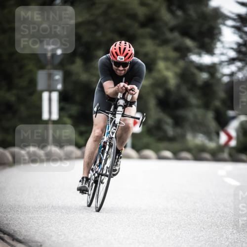 21.06.2026 - 29. Vierlanden-Triathlon H.Heesch http://msf.ph/oto/9909711 21.06.2026 11:55:55 Radfahren 730, 752 meine-sportfotos.de
