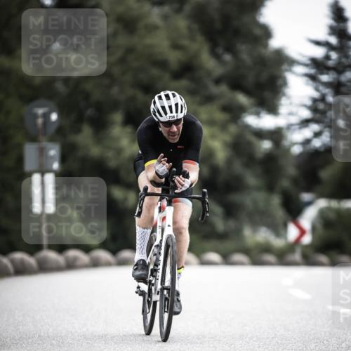 21.06.2026 - 29. Vierlanden-Triathlon H.Heesch http://msf.ph/oto/9909755 21.06.2026 11:56:07 Radfahren 273, 663, 748, 756, 882 meine-sportfotos.de