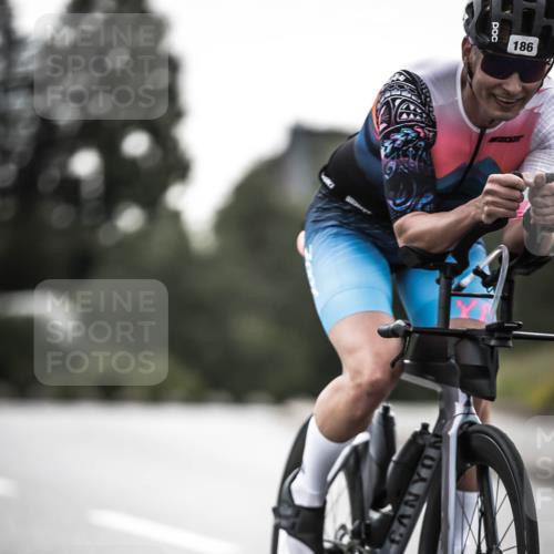 21.06.2026 - 29. Vierlanden-Triathlon H.Heesch http://msf.ph/oto/9909776 21.06.2026 09:29:43 Radfahren 186, 249, 281 meine-sportfotos.de