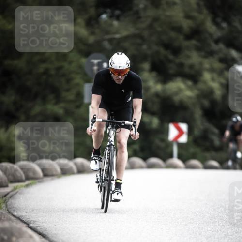 21.06.2026 - 29. Vierlanden-Triathlon H.Heesch http://msf.ph/oto/9909781 21.06.2026 11:56:21 Radfahren 17, 644, 704, 887 meine-sportfotos.de