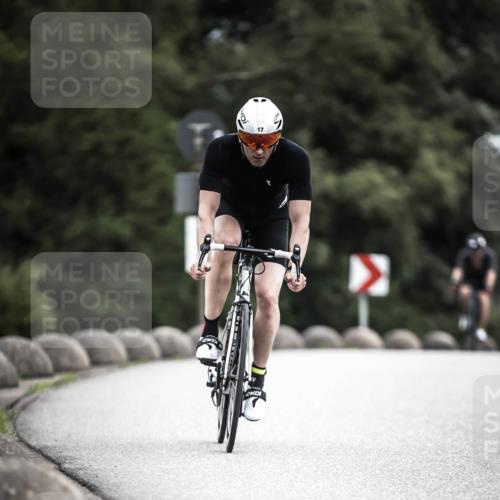 21.06.2026 - 29. Vierlanden-Triathlon H.Heesch http://msf.ph/oto/9909786 21.06.2026 11:56:21 Radfahren 17, 644, 704, 887 meine-sportfotos.de