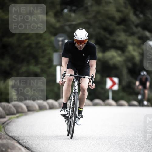 21.06.2026 - 29. Vierlanden-Triathlon H.Heesch http://msf.ph/oto/9909788 21.06.2026 11:56:21 Radfahren 17, 644, 704, 887 meine-sportfotos.de