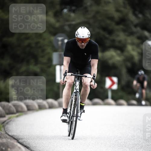 21.06.2026 - 29. Vierlanden-Triathlon H.Heesch http://msf.ph/oto/9909790 21.06.2026 11:56:21 Radfahren 17, 644, 704, 887 meine-sportfotos.de