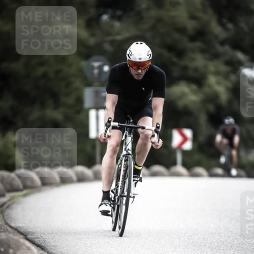 21.06.2026 - 29. Vierlanden-Triathlon H.Heesch http://msf.ph/oto/9909792 21.06.2026 11:56:21 Radfahren 17, 644, 704, 887 meine-sportfotos.de