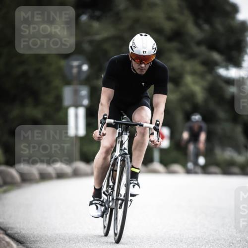 21.06.2026 - 29. Vierlanden-Triathlon H.Heesch http://msf.ph/oto/9909800 21.06.2026 11:56:21 Radfahren 17, 644, 704, 887 meine-sportfotos.de