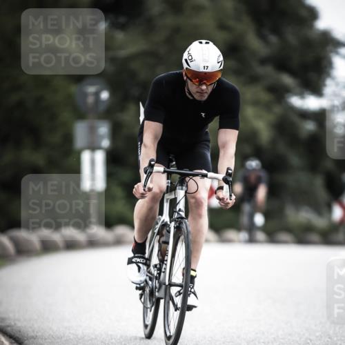 21.06.2026 - 29. Vierlanden-Triathlon H.Heesch http://msf.ph/oto/9909804 21.06.2026 11:56:22 Radfahren 17, 644, 704, 887 meine-sportfotos.de