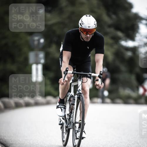 21.06.2026 - 29. Vierlanden-Triathlon H.Heesch http://msf.ph/oto/9909806 21.06.2026 11:56:22 Radfahren 17, 644, 704, 887 meine-sportfotos.de