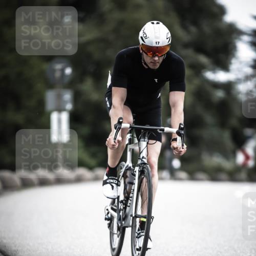 21.06.2026 - 29. Vierlanden-Triathlon H.Heesch http://msf.ph/oto/9909808 21.06.2026 11:56:22 Radfahren 17, 644, 704, 887 meine-sportfotos.de