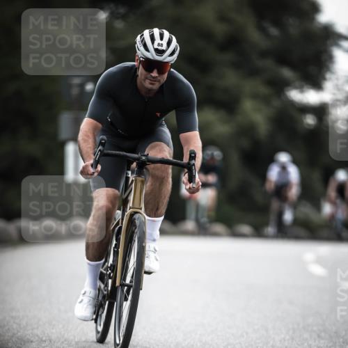 21.06.2026 - 29. Vierlanden-Triathlon H.Heesch http://msf.ph/oto/9909826 21.06.2026 09:29:55 Radfahren 7, 38, 67, 82, 88, 100, 109 meine-sportfotos.de