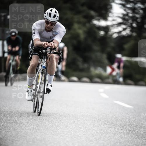 21.06.2026 - 29. Vierlanden-Triathlon H.Heesch http://msf.ph/oto/9909837 21.06.2026 09:29:57 Radfahren 7, 38, 59, 67, 82, 88, 100, 109, 163, 276 meine-sportfotos.de