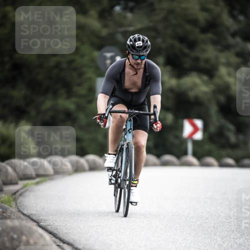 21.06.2026 - 29. Vierlanden-Triathlon H.Heesch http://msf.ph/oto/9909838 21.06.2026 11:56:26 Radfahren 17, 644, 704, 785, 887 meine-sportfotos.de