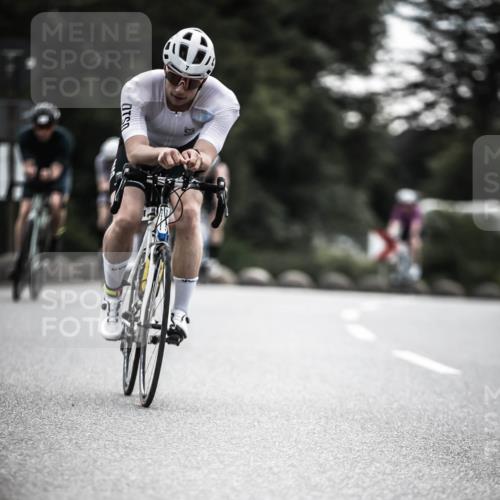 21.06.2026 - 29. Vierlanden-Triathlon H.Heesch http://msf.ph/oto/9909840 21.06.2026 09:29:57 Radfahren 7, 38, 59, 67, 82, 88, 100, 109, 163, 276 meine-sportfotos.de