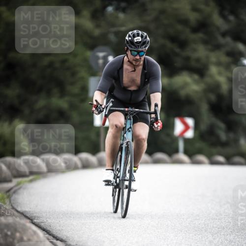 21.06.2026 - 29. Vierlanden-Triathlon H.Heesch http://msf.ph/oto/9909841 21.06.2026 11:56:26 Radfahren 17, 644, 704, 785, 887 meine-sportfotos.de