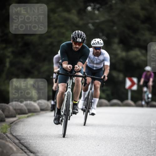 21.06.2026 - 29. Vierlanden-Triathlon H.Heesch http://msf.ph/oto/9909848 21.06.2026 09:29:59 Radfahren 7, 38, 59, 67, 82, 88, 100, 109, 163, 276 meine-sportfotos.de