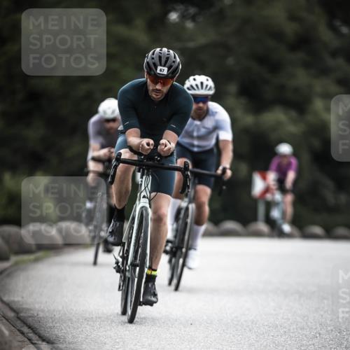 21.06.2026 - 29. Vierlanden-Triathlon H.Heesch http://msf.ph/oto/9909856 21.06.2026 09:29:59 Radfahren 7, 38, 59, 67, 82, 88, 100, 109, 163, 276 meine-sportfotos.de