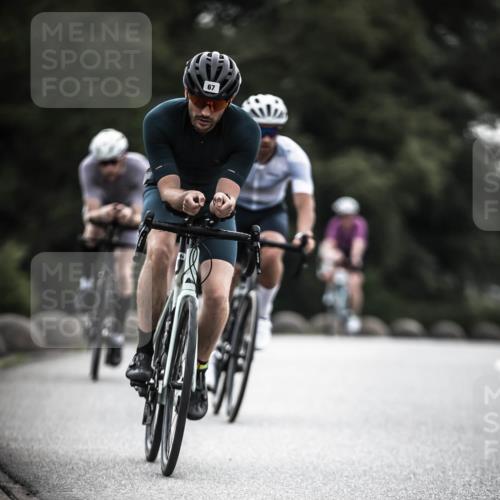 21.06.2026 - 29. Vierlanden-Triathlon H.Heesch http://msf.ph/oto/9909861 21.06.2026 09:30:00 Radfahren 7, 38, 59, 67, 82, 100, 109, 163, 232, 276 meine-sportfotos.de
