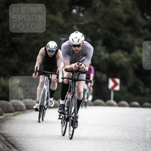 21.06.2026 - 29. Vierlanden-Triathlon H.Heesch http://msf.ph/oto/9909867 21.06.2026 09:30:00 Radfahren 7, 38, 59, 67, 82, 100, 109, 163, 232, 276 meine-sportfotos.de