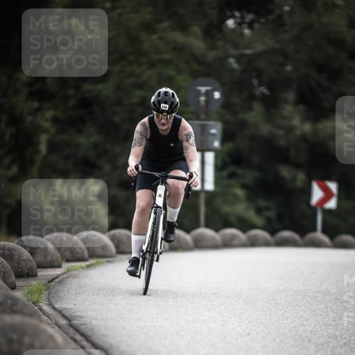 21.06.2026 - 29. Vierlanden-Triathlon H.Heesch http://msf.ph/oto/9910062 21.06.2026 09:30:23 Radfahren 80, 133, 246 meine-sportfotos.de