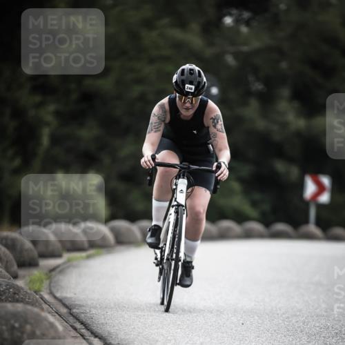 21.06.2026 - 29. Vierlanden-Triathlon H.Heesch http://msf.ph/oto/9910075 21.06.2026 09:30:23 Radfahren 80, 133, 246 meine-sportfotos.de