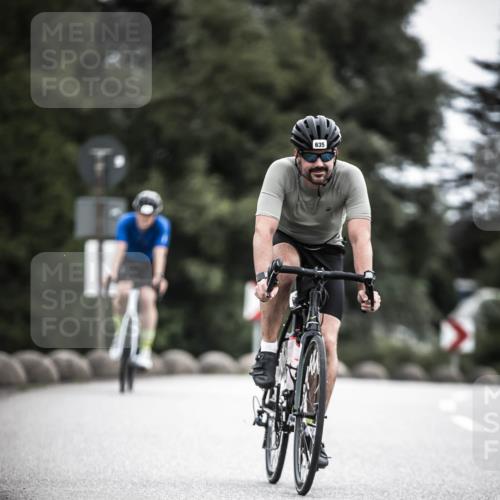 21.06.2026 - 29. Vierlanden-Triathlon H.Heesch http://msf.ph/oto/9910103 21.06.2026 11:57:33 Radfahren 635, 648 meine-sportfotos.de