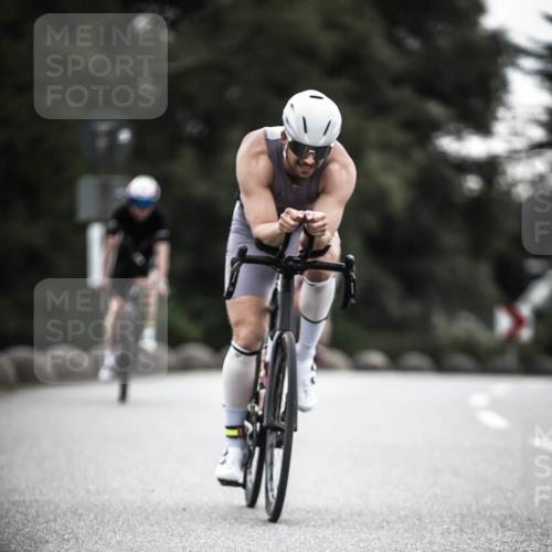 21.06.2026 - 29. Vierlanden-Triathlon H.Heesch http://msf.ph/oto/9910110 21.06.2026 09:30:34 Radfahren 35, 147, 159, 225, 248, 295 meine-sportfotos.de