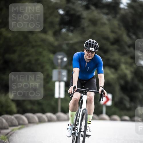 21.06.2026 - 29. Vierlanden-Triathlon H.Heesch http://msf.ph/oto/9910116 21.06.2026 11:57:35 Radfahren 635, 648 meine-sportfotos.de