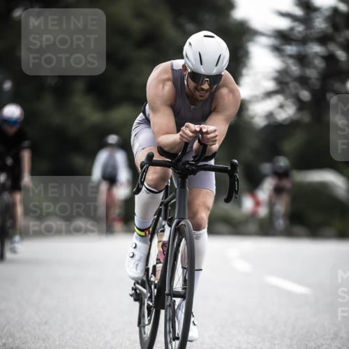 21.06.2026 - 29. Vierlanden-Triathlon H.Heesch http://msf.ph/oto/9910117 21.06.2026 09:30:34 Radfahren 35, 147, 159, 225, 248, 295 meine-sportfotos.de