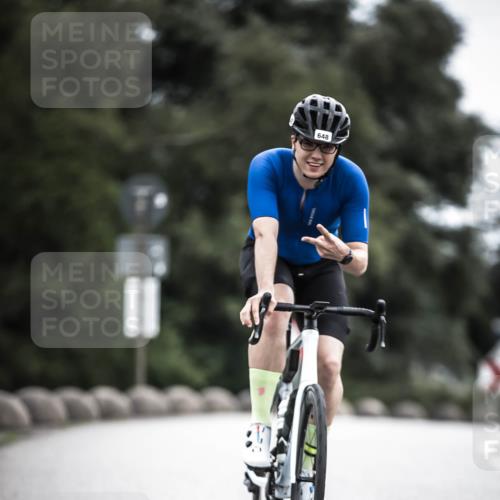 21.06.2026 - 29. Vierlanden-Triathlon H.Heesch http://msf.ph/oto/9910128 21.06.2026 11:57:36 Radfahren 635, 648 meine-sportfotos.de