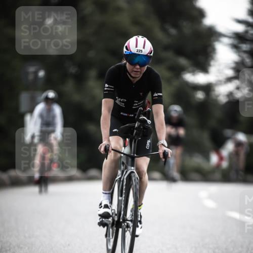 21.06.2026 - 29. Vierlanden-Triathlon H.Heesch http://msf.ph/oto/9910132 21.06.2026 09:30:36 Radfahren 35, 147, 159, 225, 248, 295 meine-sportfotos.de