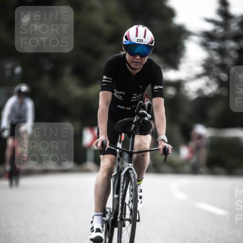 21.06.2026 - 29. Vierlanden-Triathlon H.Heesch http://msf.ph/oto/9910135 21.06.2026 09:30:36 Radfahren 35, 147, 159, 225, 248, 295 meine-sportfotos.de