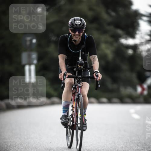 21.06.2026 - 29. Vierlanden-Triathlon H.Heesch http://msf.ph/oto/9910224 21.06.2026 09:31:07 Radfahren 2, 115, 124, 167, 245 meine-sportfotos.de
