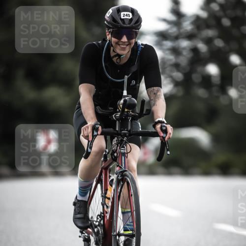 21.06.2026 - 29. Vierlanden-Triathlon H.Heesch http://msf.ph/oto/9910240 21.06.2026 09:31:07 Radfahren 2, 115, 124, 167, 245 meine-sportfotos.de