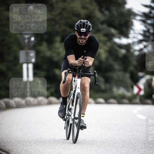 21.06.2026 - 29. Vierlanden-Triathlon H.Heesch http://msf.ph/oto/9910380 21.06.2026 11:59:16 Radfahren 97, 645, 654, 735, 845 meine-sportfotos.de