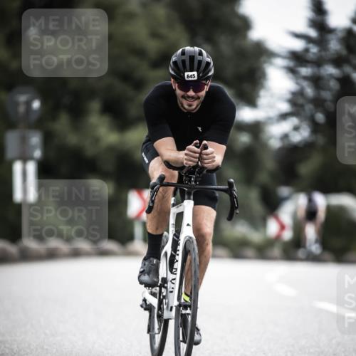 21.06.2026 - 29. Vierlanden-Triathlon H.Heesch http://msf.ph/oto/9910390 21.06.2026 11:59:17 Radfahren 97, 645, 654, 735, 845 meine-sportfotos.de