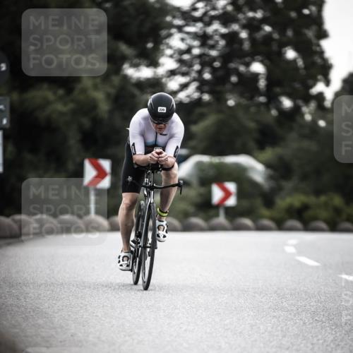 21.06.2026 - 29. Vierlanden-Triathlon H.Heesch http://msf.ph/oto/9910422 21.06.2026 09:32:11 Radfahren 48, 131, 205, 220, 275 meine-sportfotos.de