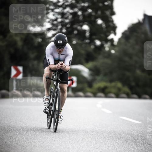 21.06.2026 - 29. Vierlanden-Triathlon H.Heesch http://msf.ph/oto/9910434 21.06.2026 09:32:12 Radfahren 48, 131, 220 meine-sportfotos.de