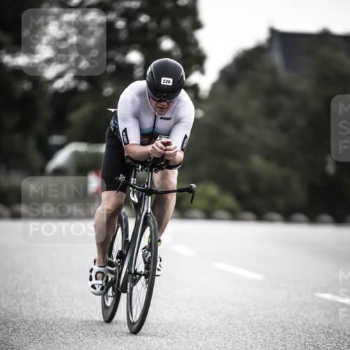 21.06.2026 - 29. Vierlanden-Triathlon H.Heesch http://msf.ph/oto/9910440 21.06.2026 09:32:12 Radfahren 48, 131, 220 meine-sportfotos.de