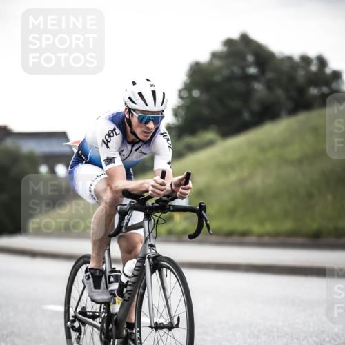 21.06.2026 - 29. Vierlanden-Triathlon H.Heesch http://msf.ph/oto/9910482 21.06.2026 09:33:35 Radfahren 25 meine-sportfotos.de