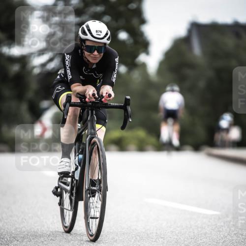 21.06.2026 - 29. Vierlanden-Triathlon H.Heesch http://msf.ph/oto/9910541 21.06.2026 12:00:24 Radfahren 295, 788, 876 meine-sportfotos.de